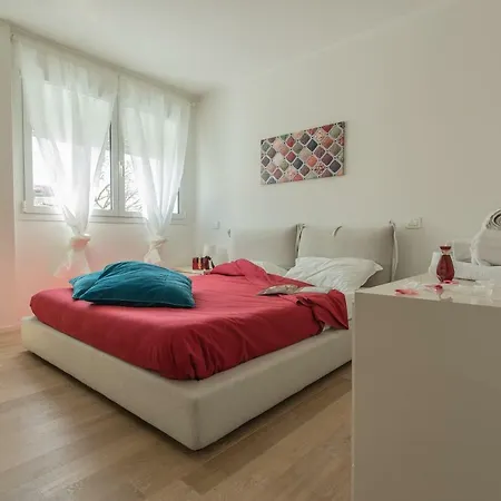 Santa Sofia Apartment Padua